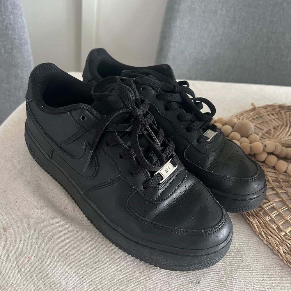Nike Air Force 1 LE Triple Black Size 7Y Sneakers Shoes FV5951-001 Youth